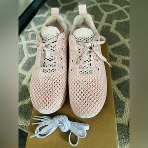 Nobull Rose Mesh Camo Runner size 9